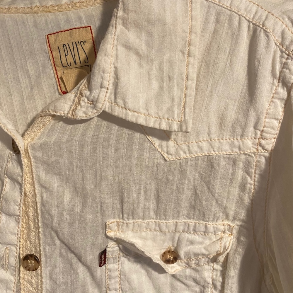 Levi’s button up shirt - Picture 2 of 3